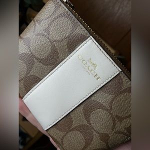 Coach Wristlet ✨